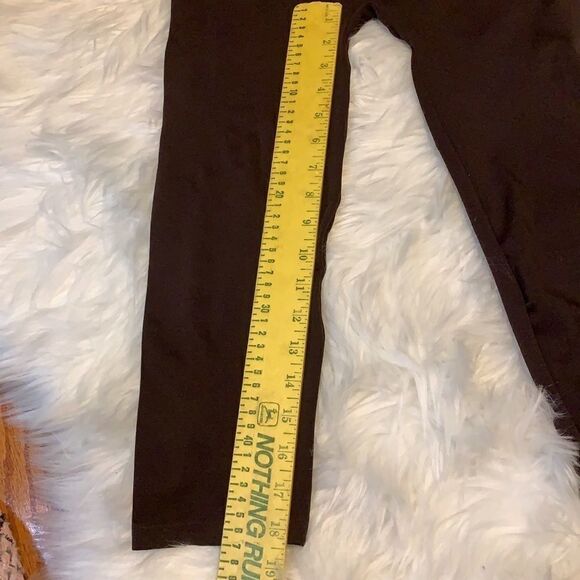 Plus size Capri leggings - Picture 3 of 5